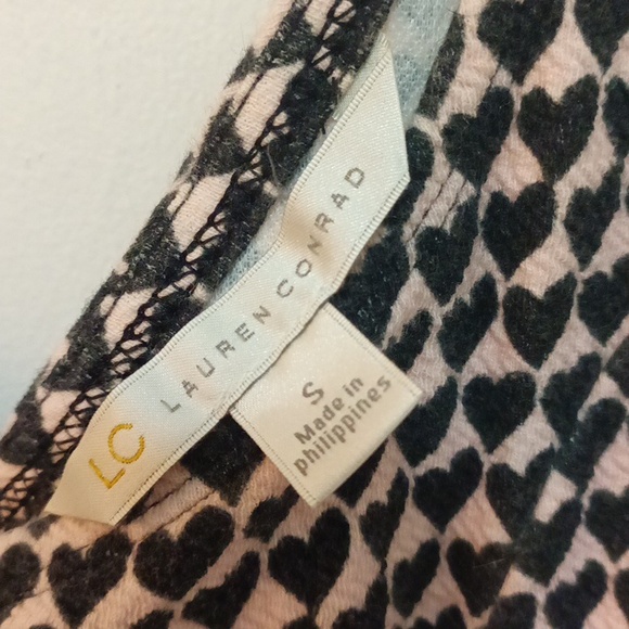 Lauren Conrad lovely dress, light pink background w black hearts pattern. - Picture 3 of 7